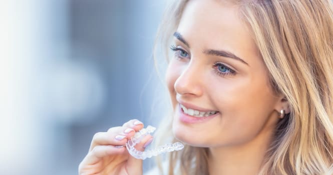 Invisalign Clear Aligners,  Dentiste à Repentigny